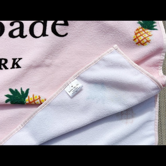 New Kate Spade Extra Large Beach Towel Pineapple Pink Multi Size 64" x 34" - Picture 3 of 3